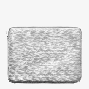 Silvrig datorväska HVISK  - Datorväska från HVISK i väldigt bra skick. 🤍