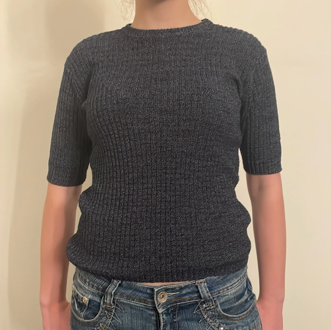 Mörkblå ribbad tröja