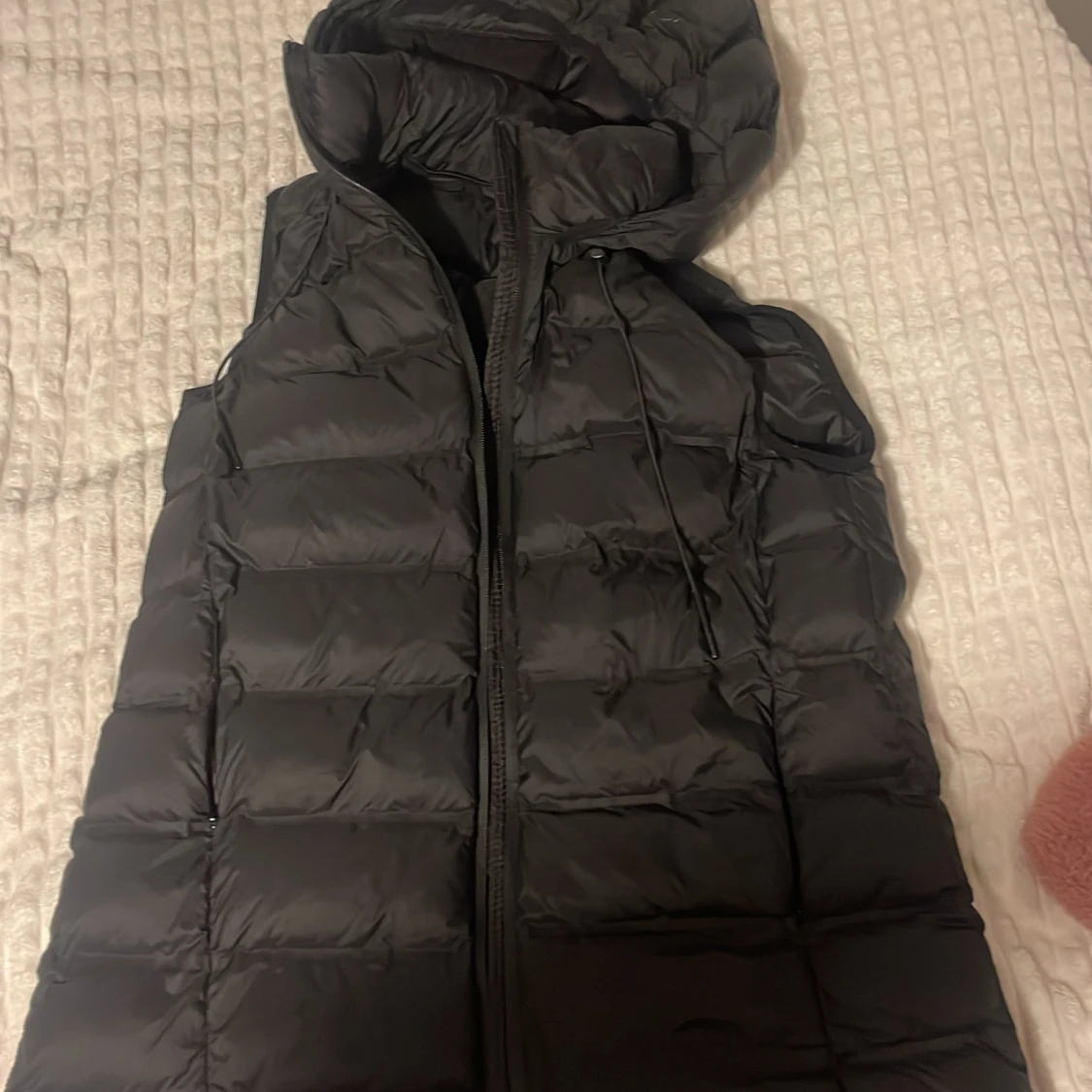 Svart dunväst från Zara