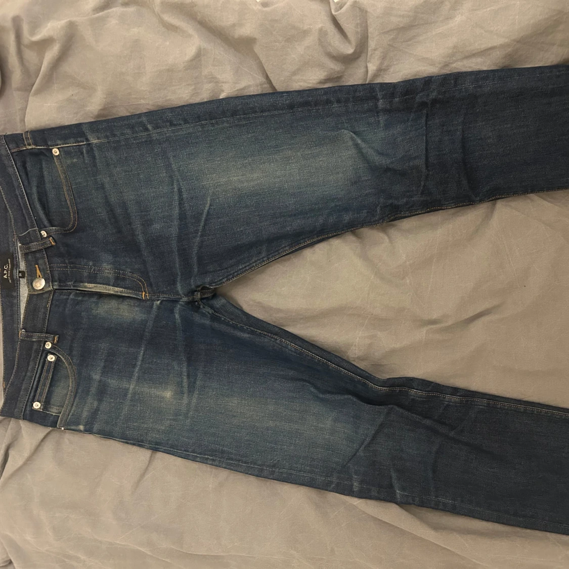 Mörkblå jeans från A.P.C.