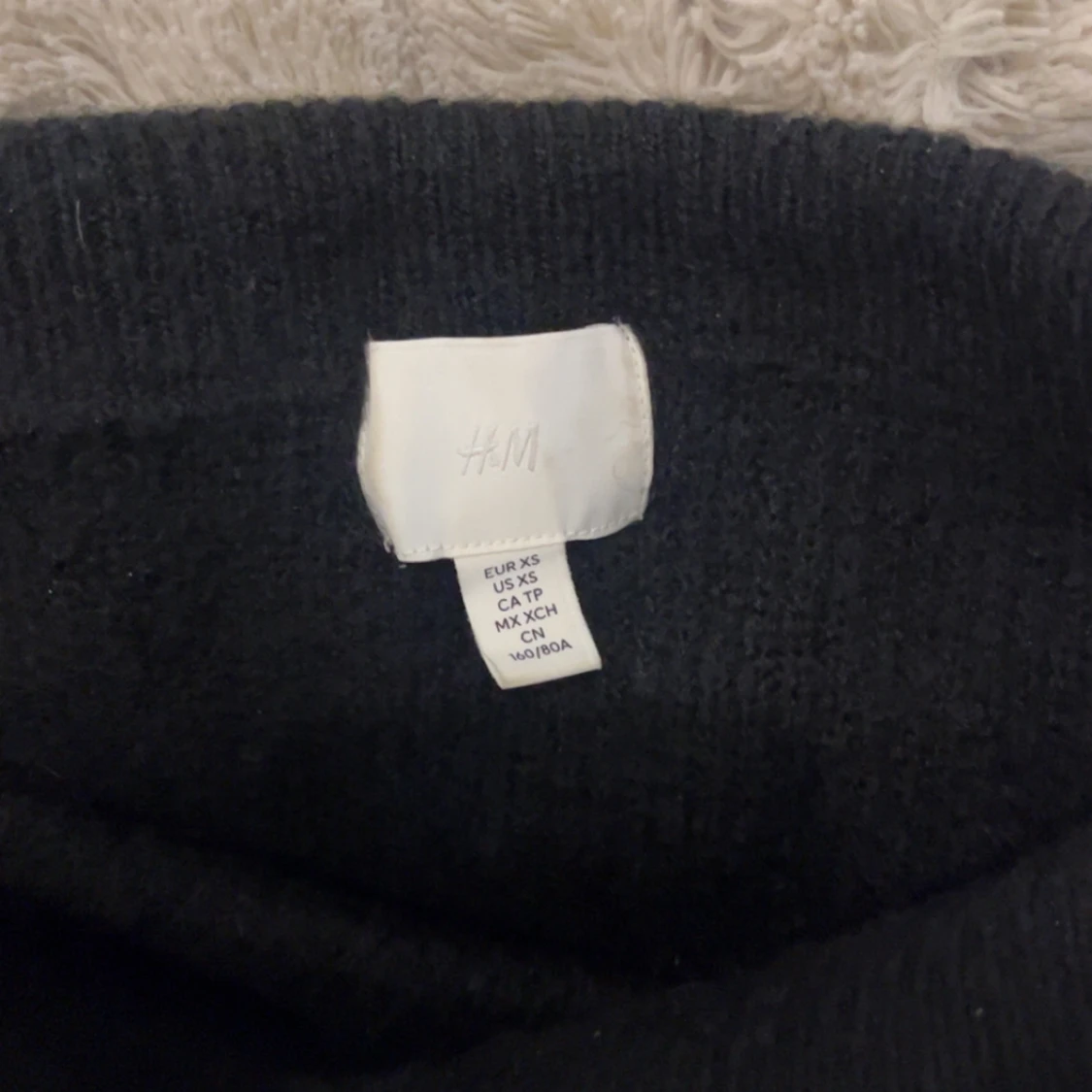 Svart offshoulder tröja från H&M - 90