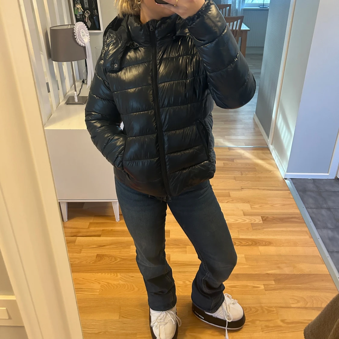 Svart pufferjacka