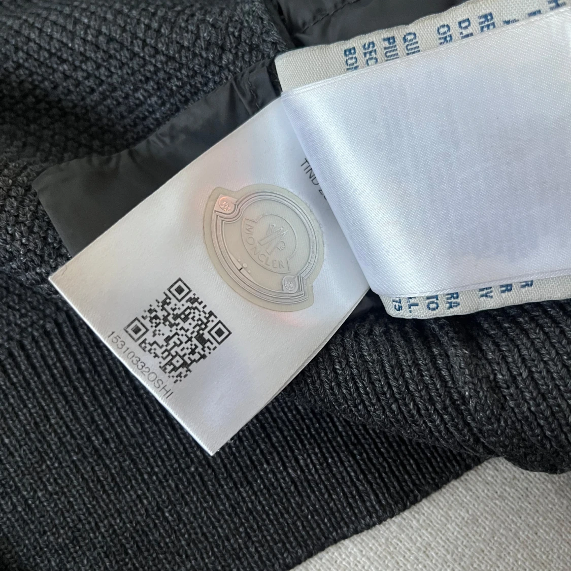 Grå moncler cardigan  - 92