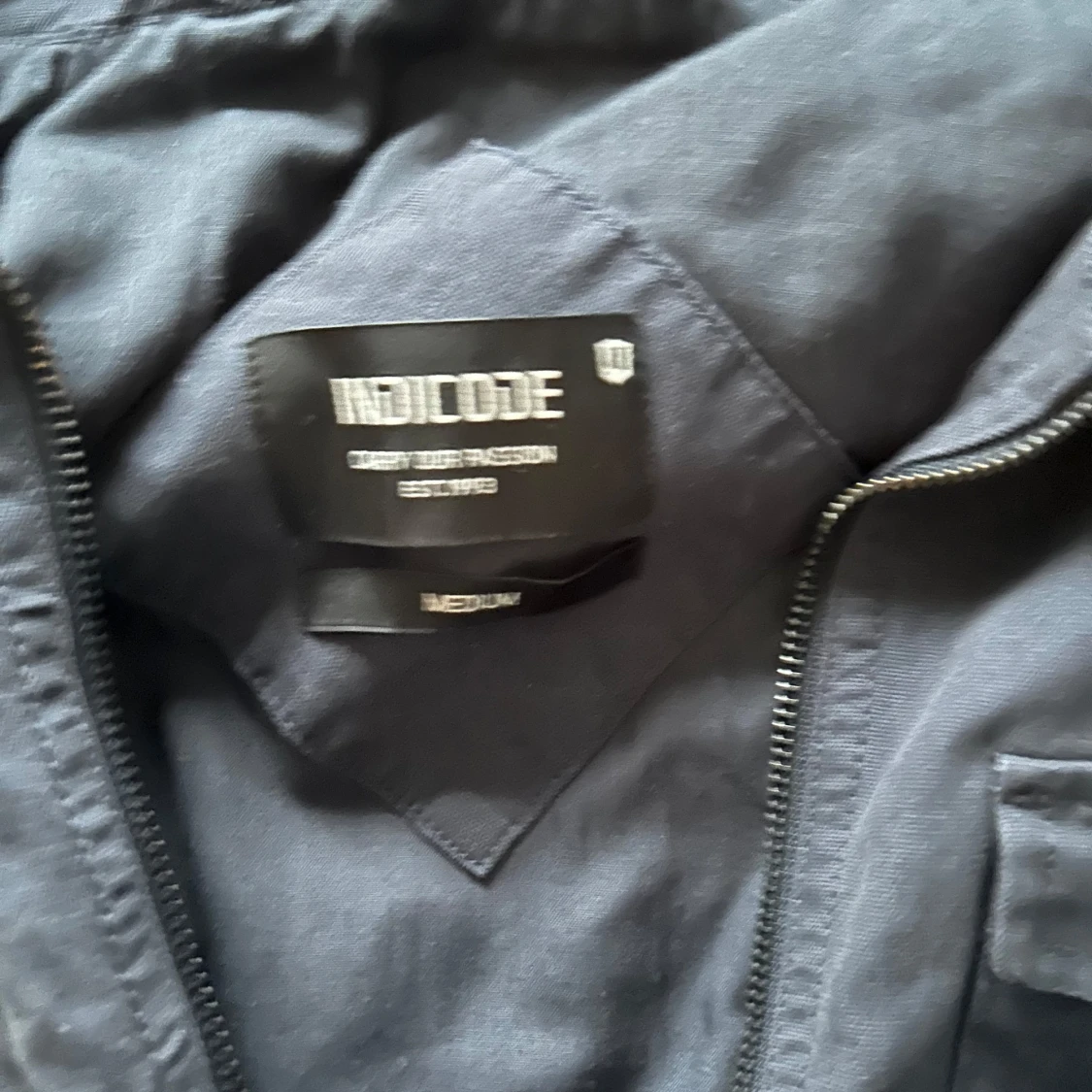 Mörkblå jacka från Indicode - 90