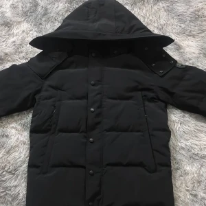 Canada Goose jacka  - Helt ny priset kan diskuteras 