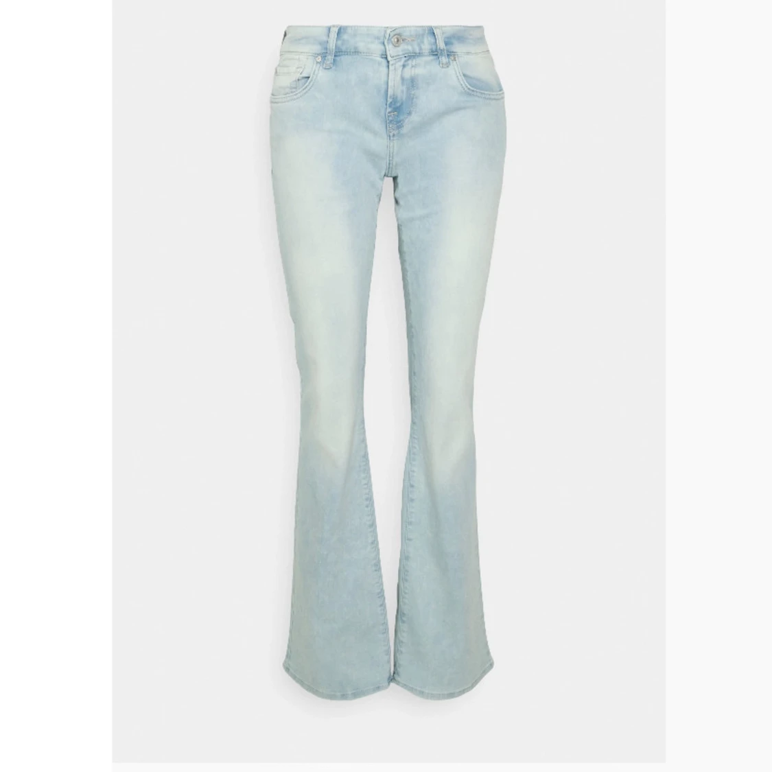 Ljusblå bootcut jeans från LTB