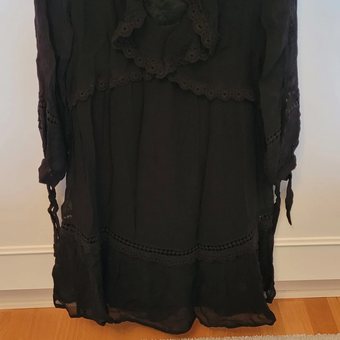 Svart klänning INDISKA - 90