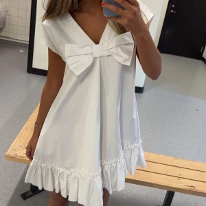 Studentklänning - Åhh säljer min underbara studentklänning, vill igentligen inte sälja den men många intreserade❤️❤️❤️❤️❤️