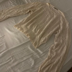 Stickad tröja  - Så hiiimla fin stickad tröja 