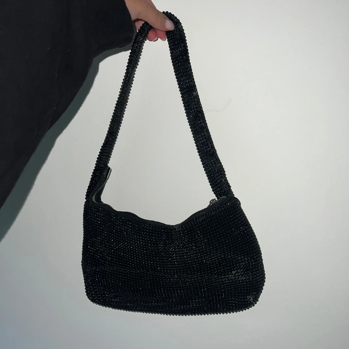Svart paljettväska/handväska/axelväska från BikBok