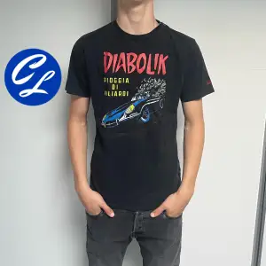 Saint Barth T-shirt | Skick: 10/10 (HELT NY) | Strl S fits M | Pris - 799 | Tags sitter kvar | Fraktar via Postnord eller Instabox på köparens bekostnad | Hör av dig vid minsta fråga eller fundering!