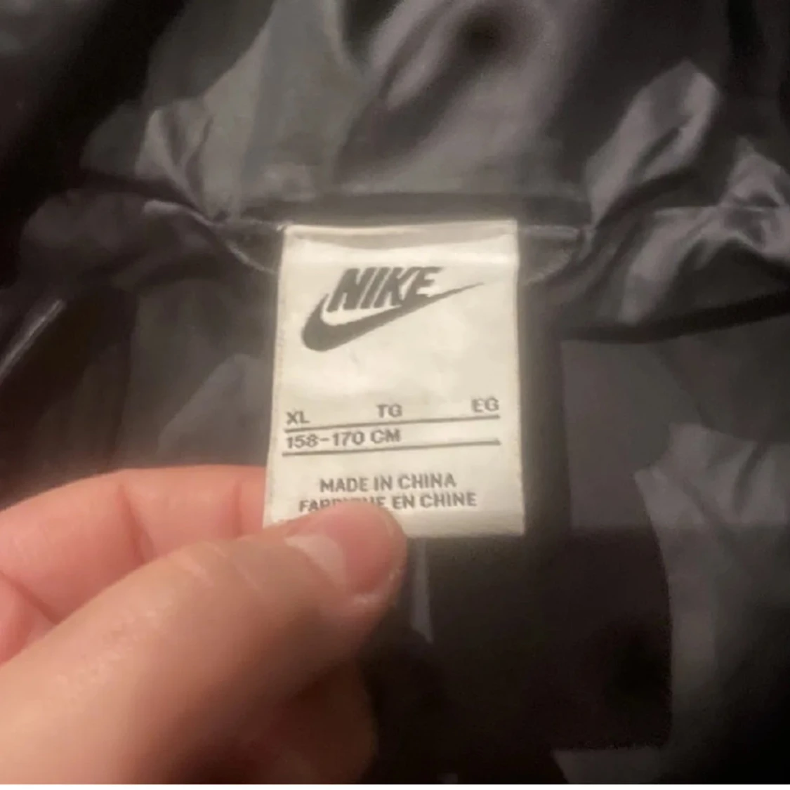 Svart pufferjacka från Nike - 90