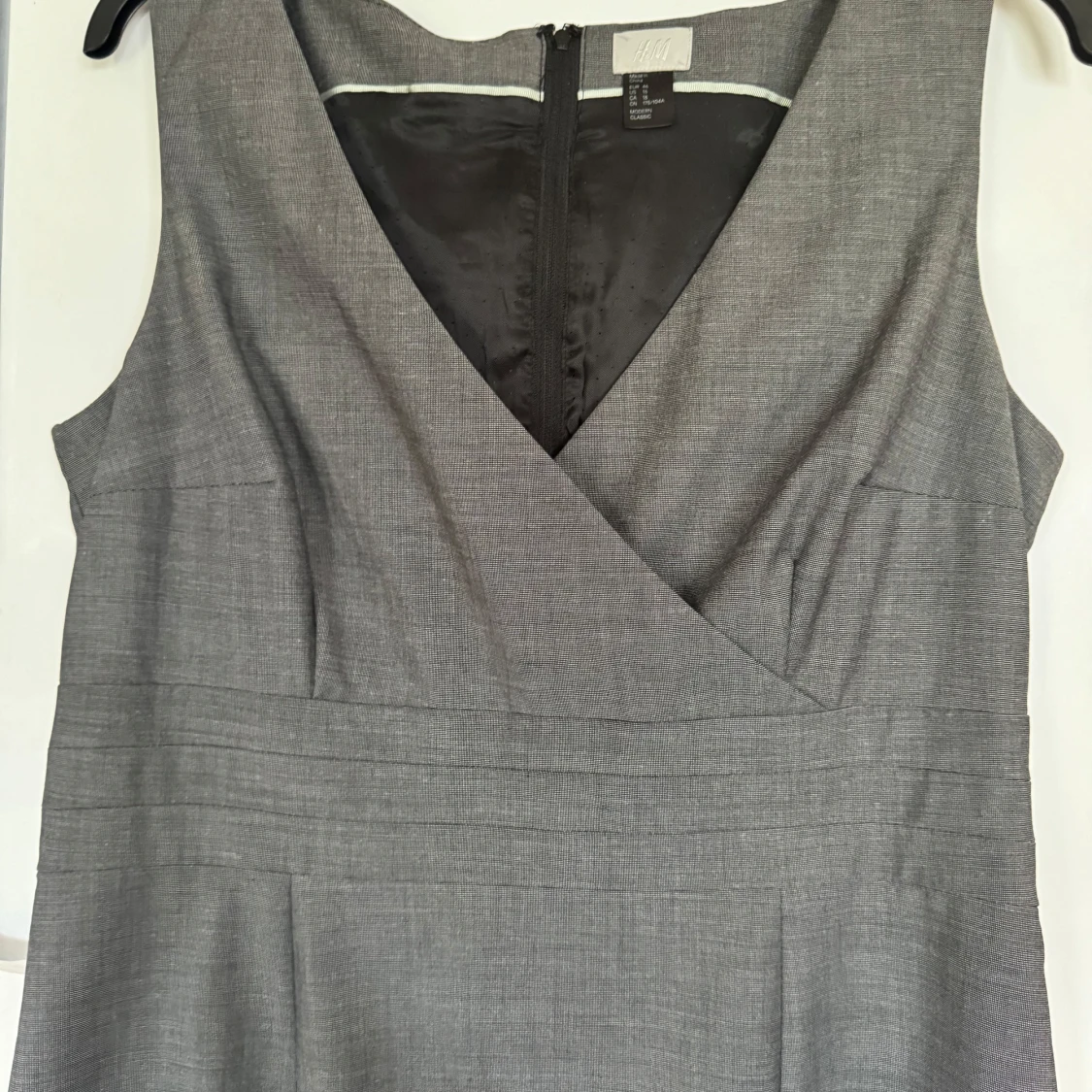 Silvergrå fodralklänning