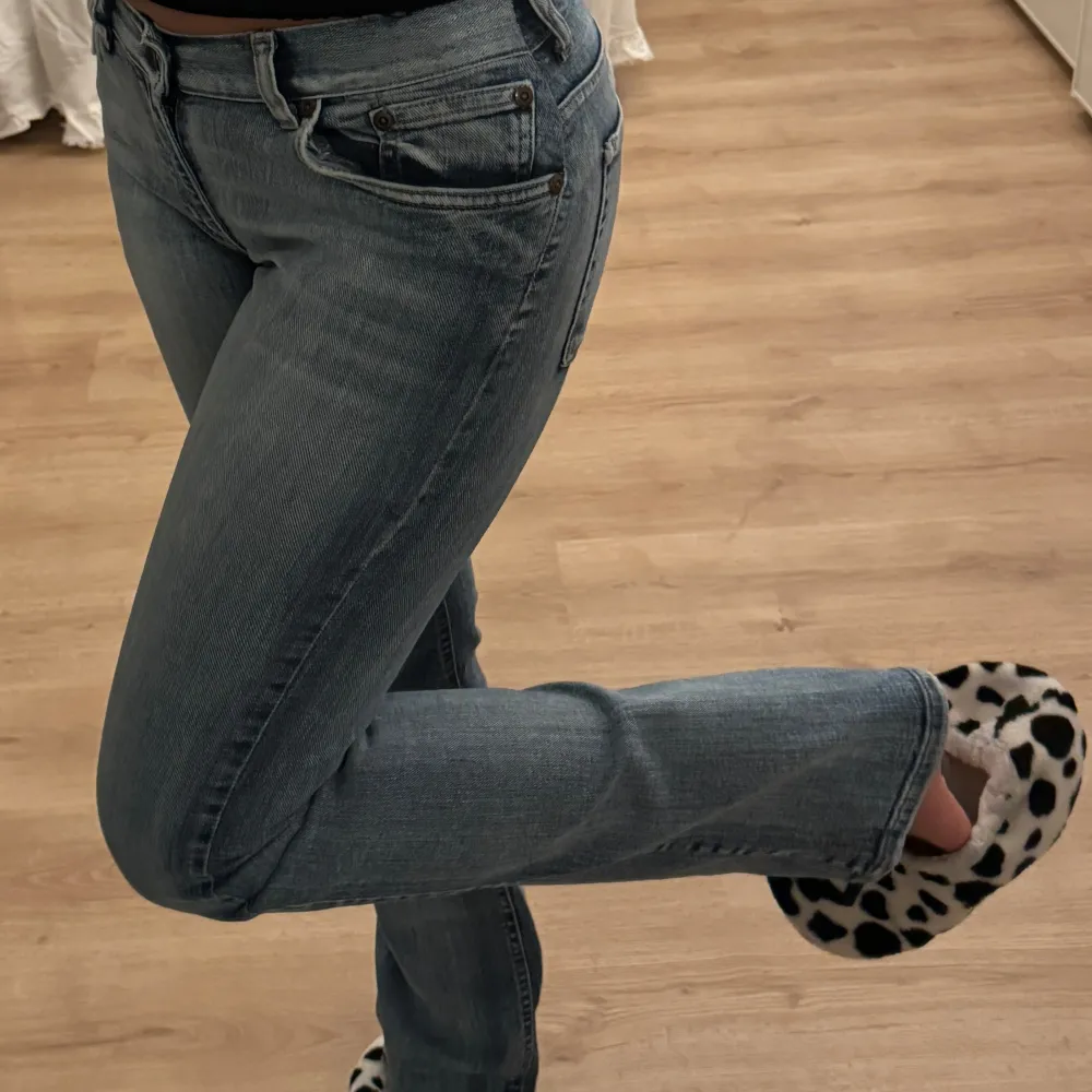 Lågmidjade bootcut jeans!. Jeans & Byxor.