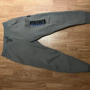 Hoodrick byxor  - Fina byxor, pris kan diskuteras 