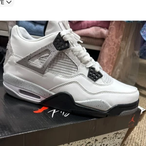 Jordan 4 military black  - Helt nya oanvända, kommer inte heller använda dom då jag bytt stil.