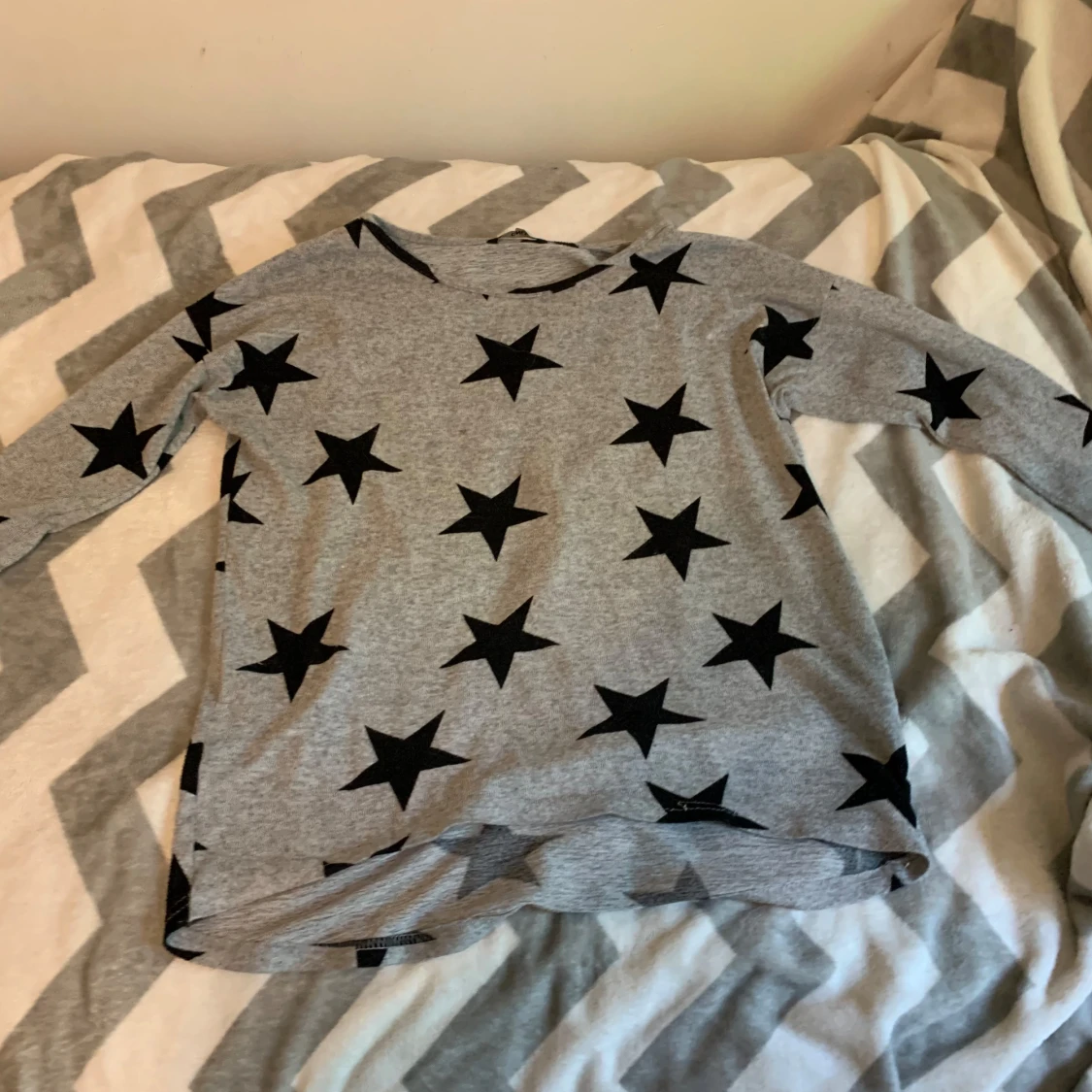 Grå stjärn tröja  - 90