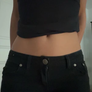 Lågmidjade jeans  - Jätte snygga lågmidjade jeans, säljer då dom inte passar🥰