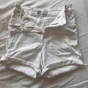 Jeans shorts  - Använda men bra skick  Ginatricot Molly shorts 