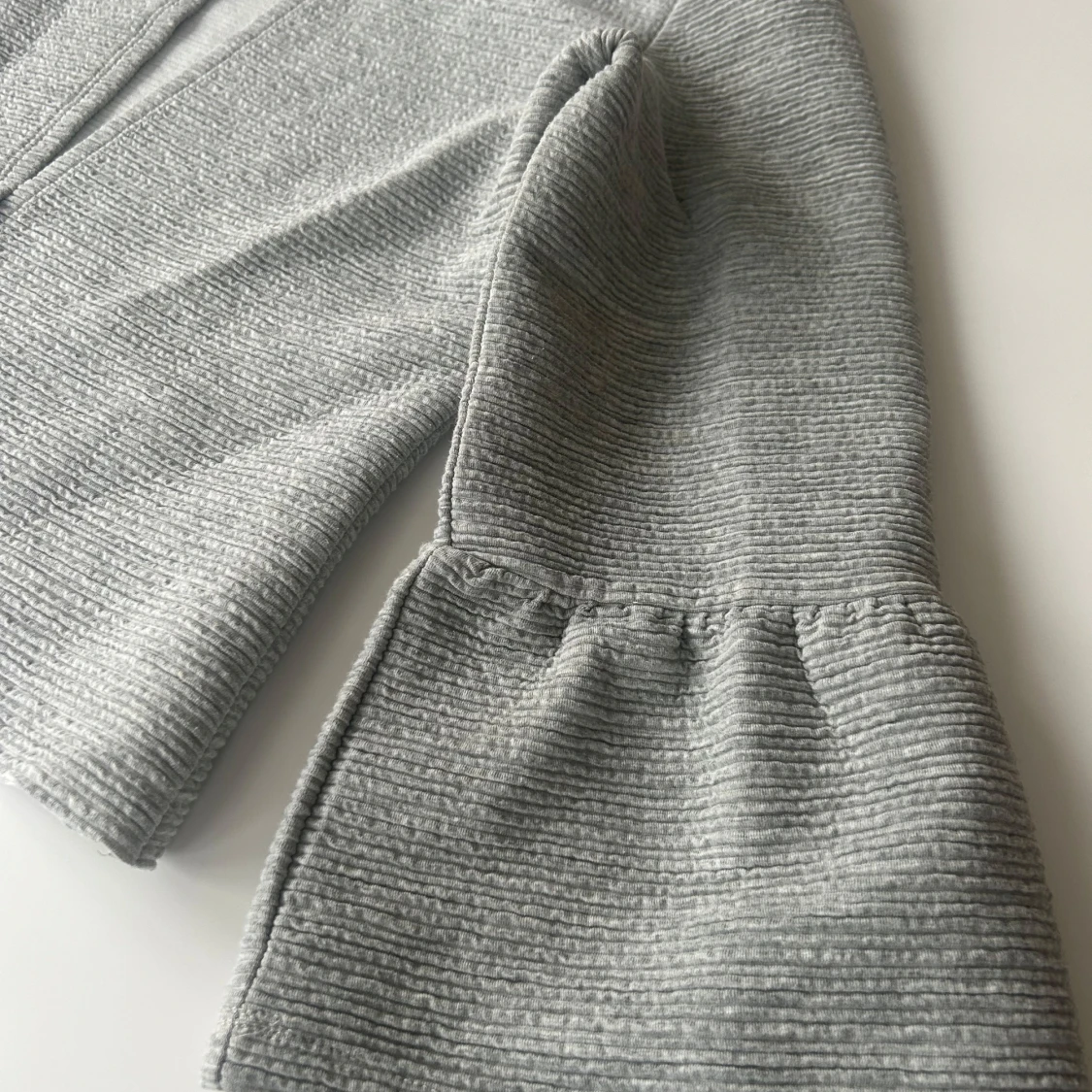 Snygg, grå kofta - 90