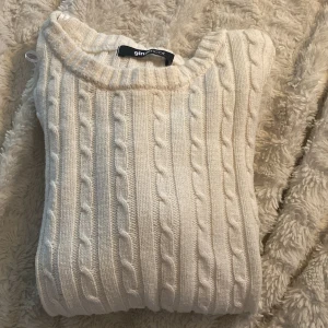 Kortärmad stickad tröja - Fint skick! 