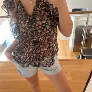 Blus Mango - Blus från mango, aldrig använd. 