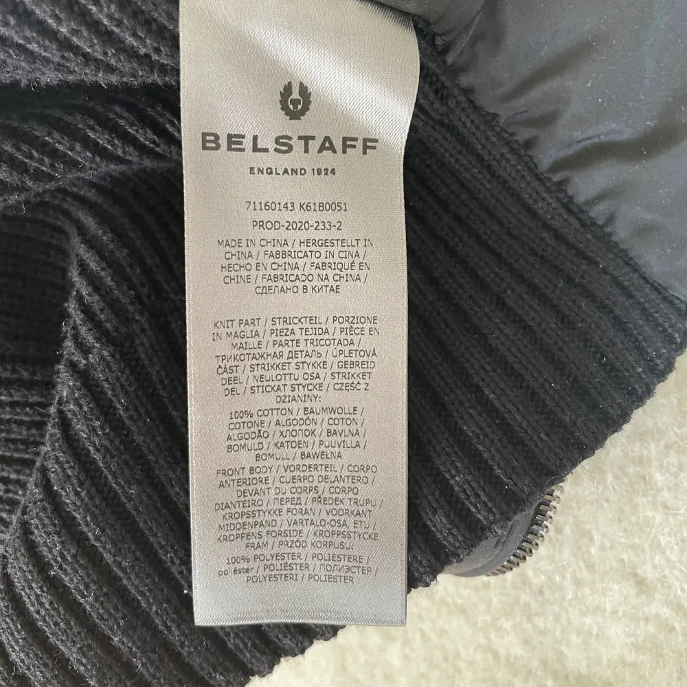 Fin tunn Belstaff jacka/kofta. Storlek L . Jackor.