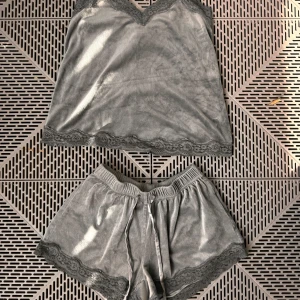 HUNKEMÖLLER - PYJAMAS - Super söt pyjamas från hunkemöller, i strl 2xs!  Originalpris: 556 kr! 