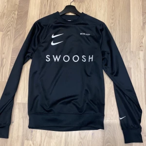 Nike crewneck - Helt oanvänd storlek XS, nypris 899kr