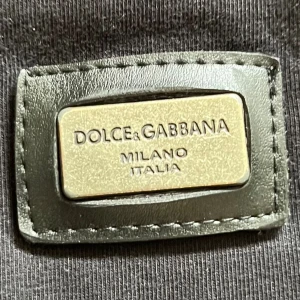 Dolce Gabbana t-shirt - Dolce gabbana t-shirt | bra skick | storlek S men sitter som liten XS / Mvh