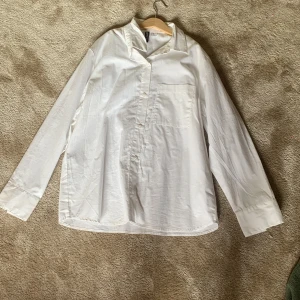Vit skjorta - En jättefin HM skjorta!