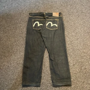  evisu byxor  - Ett par evisu byxor som är riktigt snygga. Dom är 100% äkta köpta i London. Tar byten 