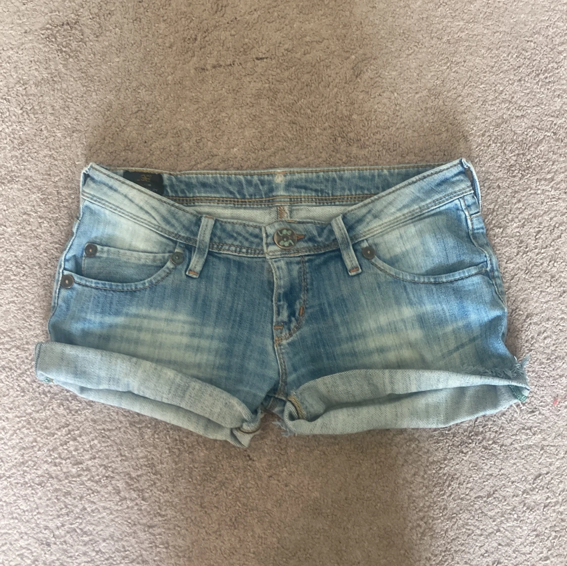 Lågmidjade lee shorts