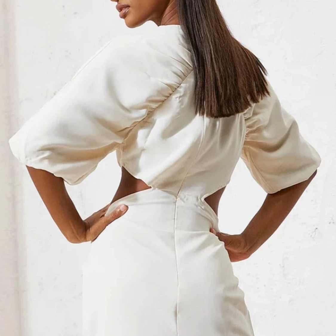 Mini dress, puffärmar cut out - 90