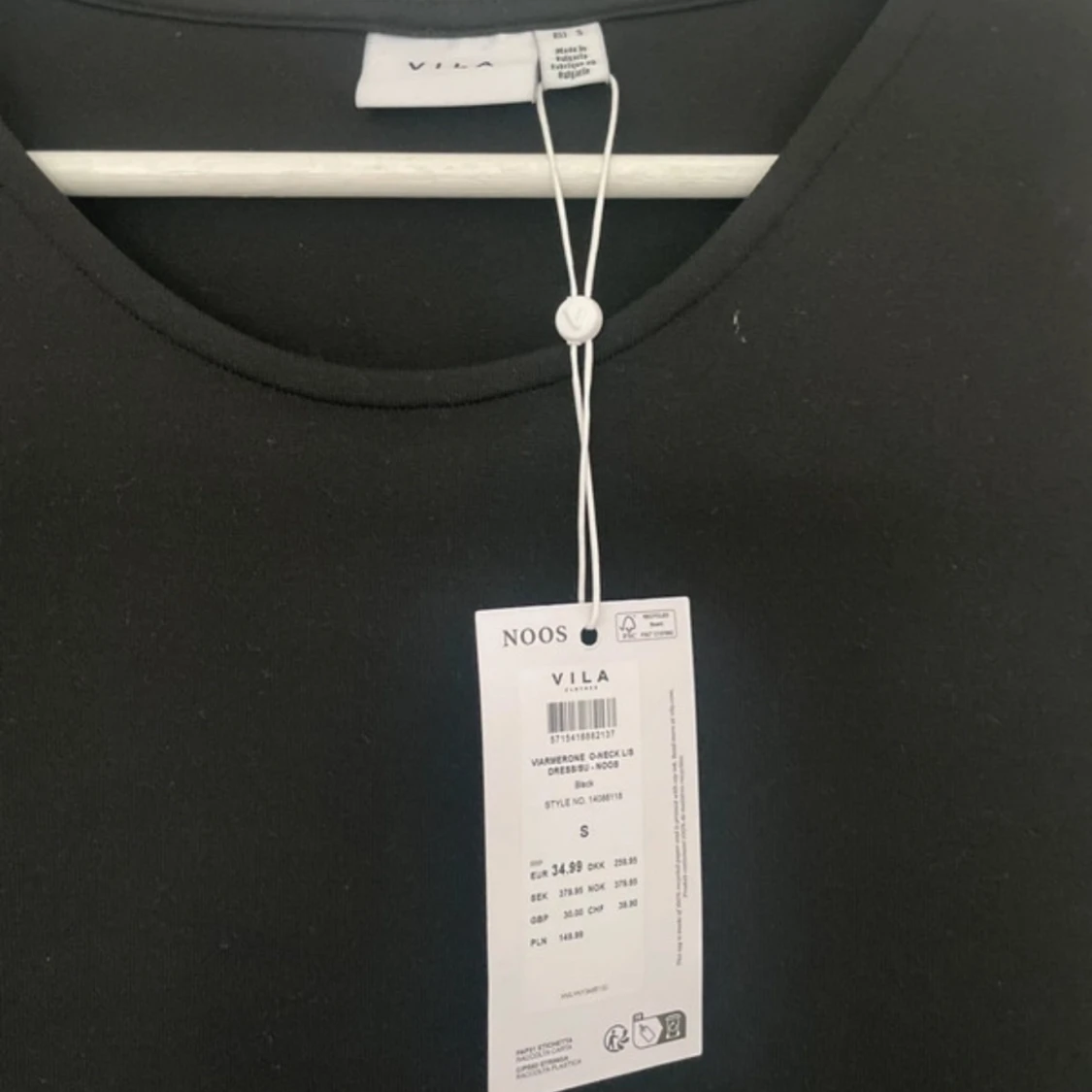 Oanvänd långärmad klänning  - 91