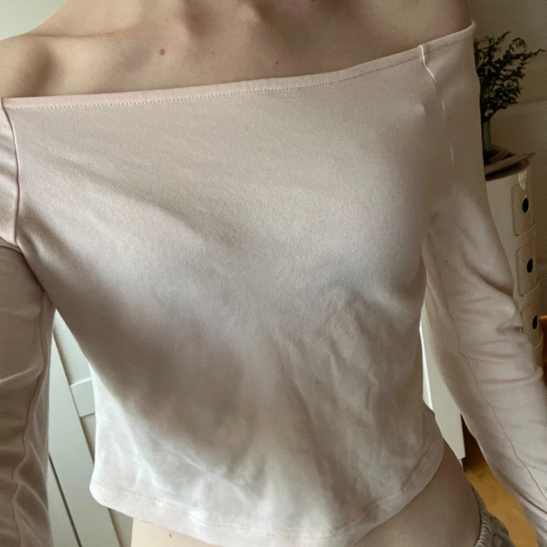Beige offshoulder topp
