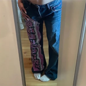 jaded london jeans - Säljer dom här as coola jeansen som jag köpte här på plick men tyvärr inte passar mig. 