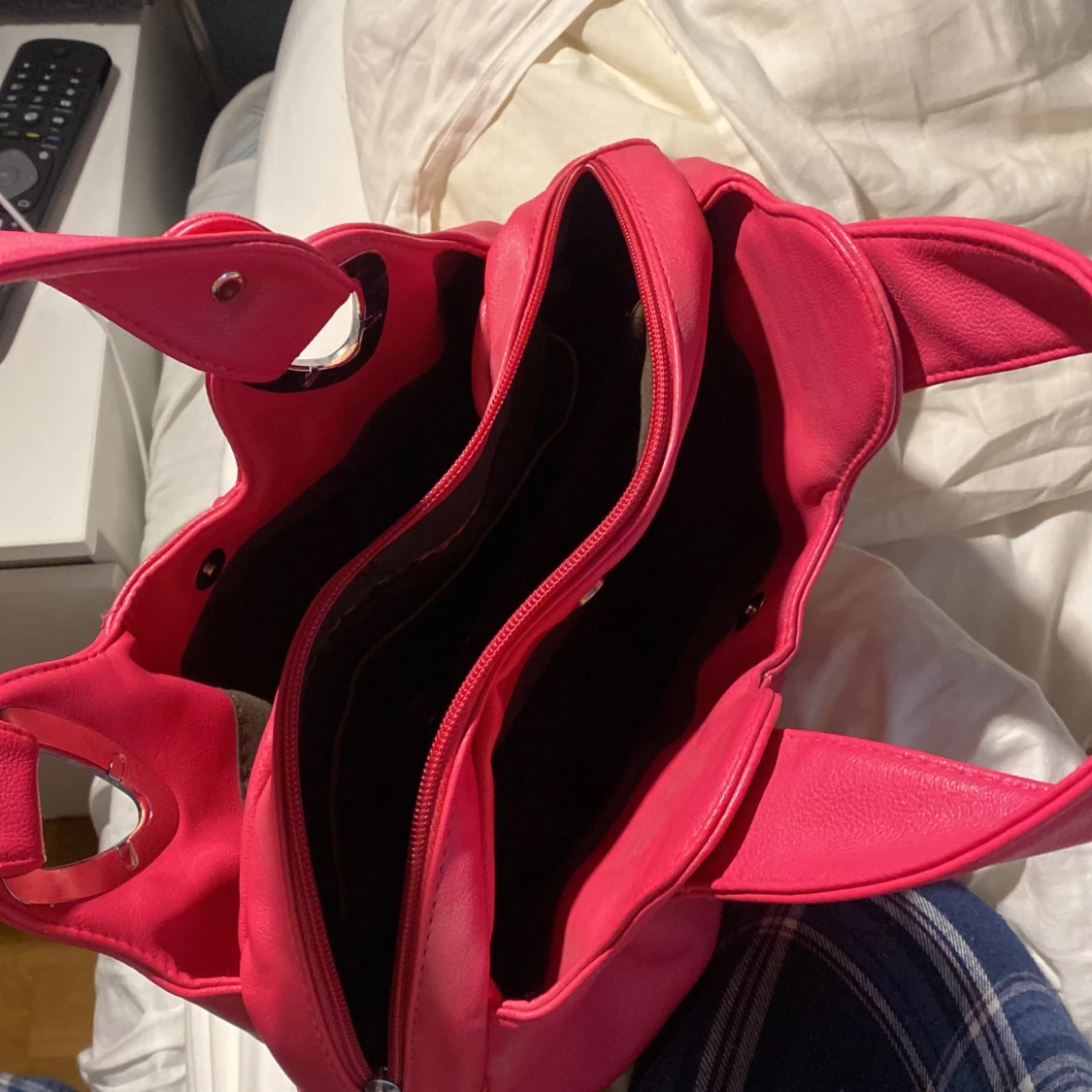Röd handväska från Sunnyshop - 91