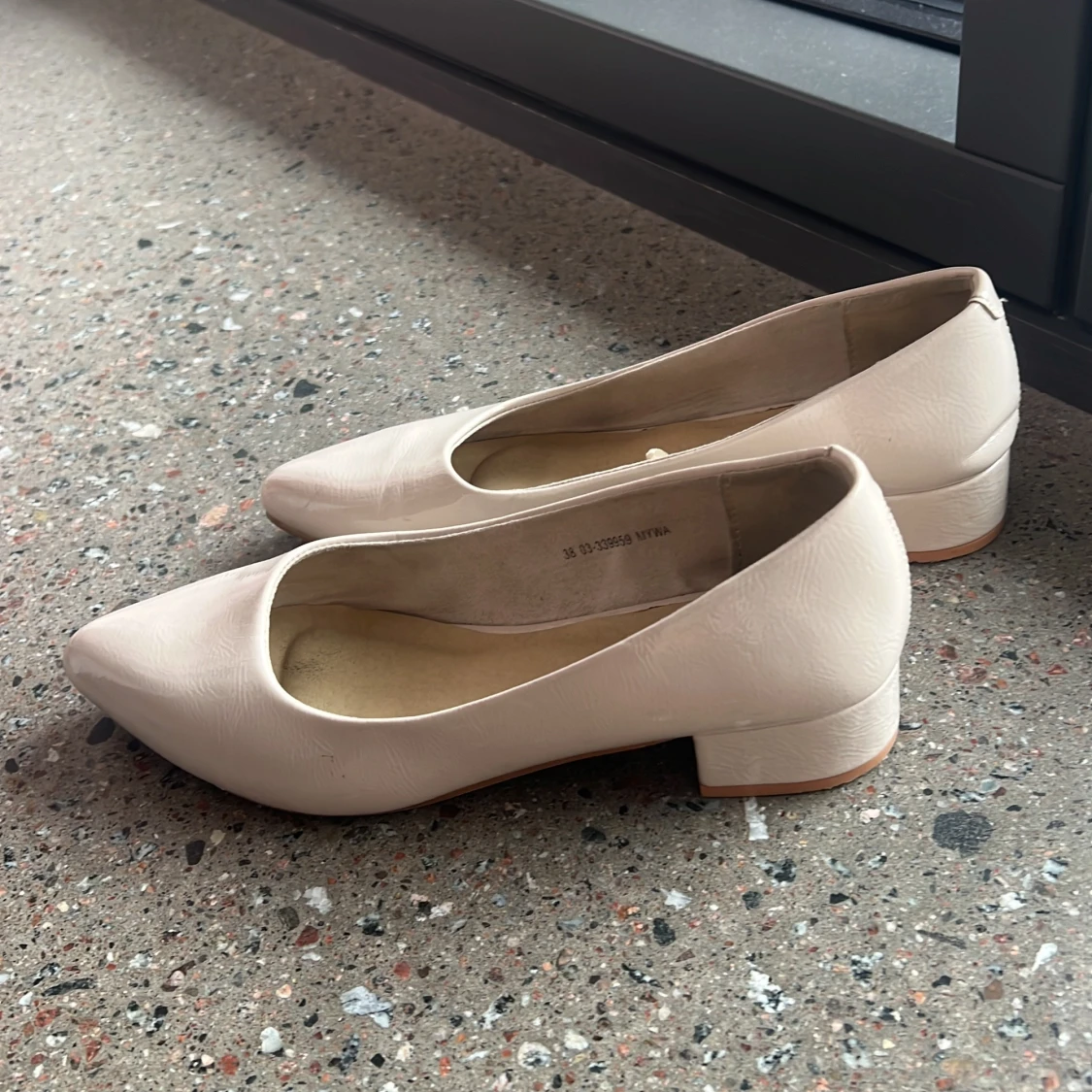 Ballerinaskor med klack  - 92