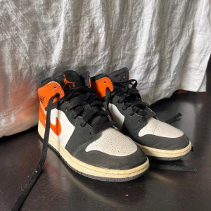 Jordans - Så coola jordans skor!🧡🧡köpta för 4000 kr😊