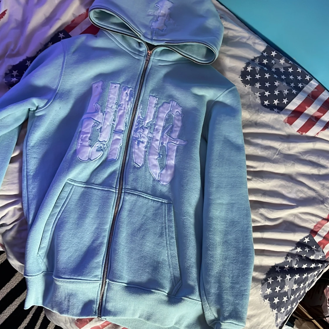 Ljusblå hoodie med dragkedja - 92