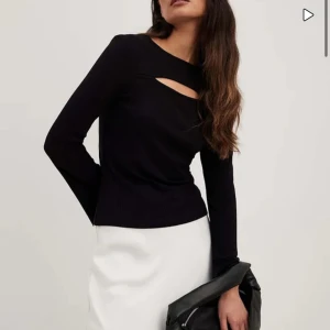 Cut-out topp Na-Kd - Cut- out topp från Na-kd. Ordinarie pris 349, mitt pris: 200 kr.