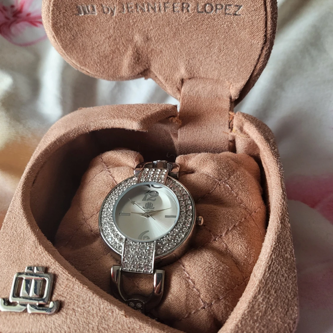 Glittrig klocka från JLO by Jennifer Lopez