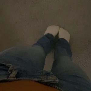 Lågmidjade Gina jenas  - Super bra skick! säljer pga använder inte, storlek 158/32 och är lite stretchiga. Lite långa på mig som är 160