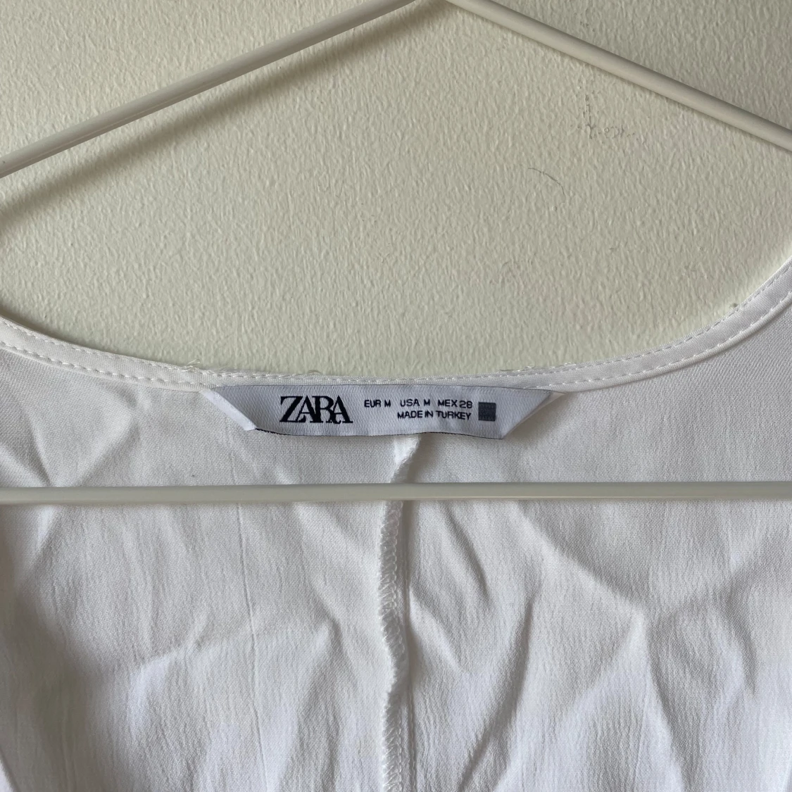 Vit omlottklänning från Zara - 92