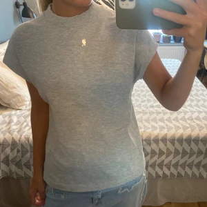 Zara topp - Supersnygg topp/tröja frpn zara. Sparsamt använd 