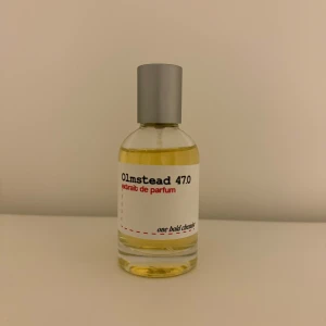 OneBoldChemist: Olmstead 47.0 - Säljer Olmstead 47.0 av One Bold Chemist för jag har helt för många parfymer och måste sälja några. Parfymen är inspirerad av MFK Oud Satin Mood vilket är en av det mest eftertraktade parfymerna på marknaden som även är unisex. Nypris är 349kr, mitt pris är 199kr men du kan även bundla upp denna med de andra one bold chemist parfymerna på min profil för ett bättre pris! Hör gärna av er om ni är intresserade! 