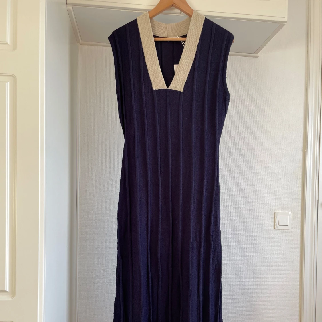 Mörkblå ärmlös klänning M oanvänd  - 3