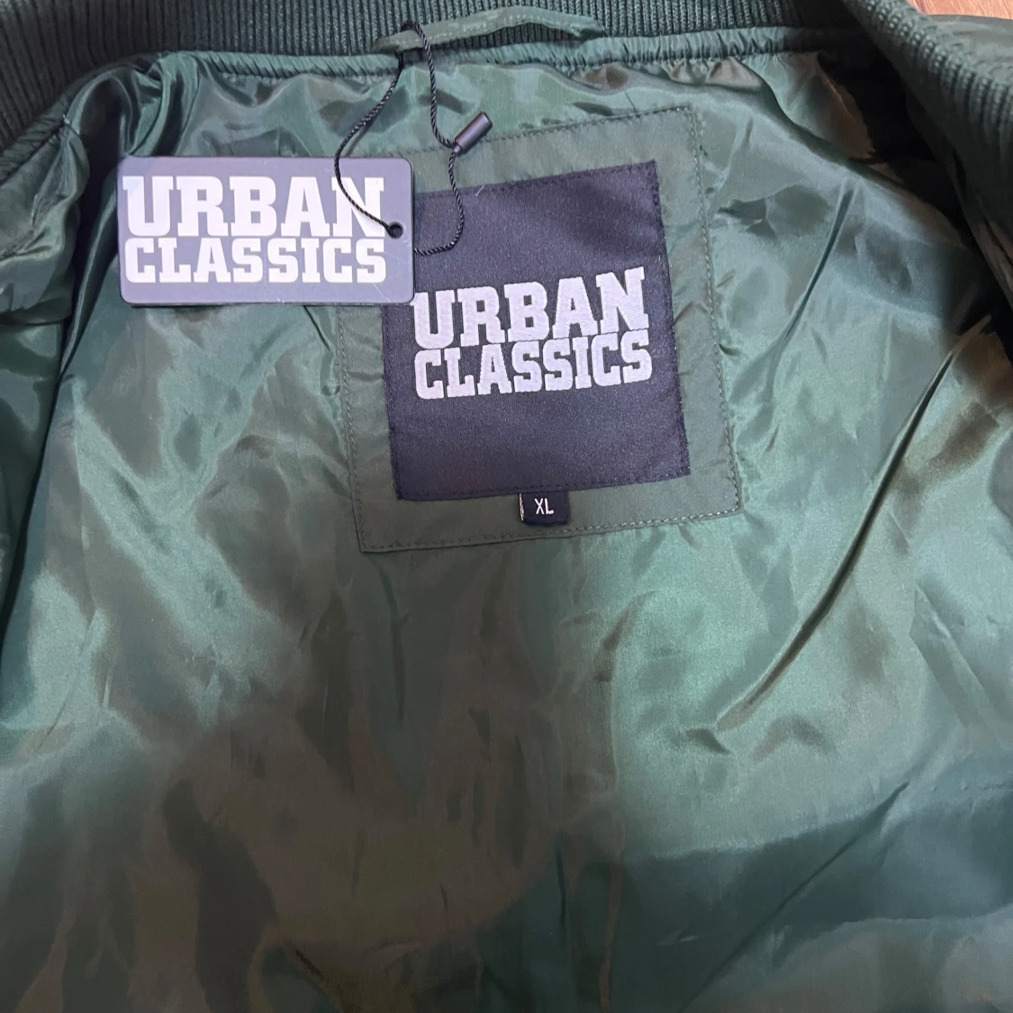 Grön quiltad bomberjacka från Urban Classics - 3