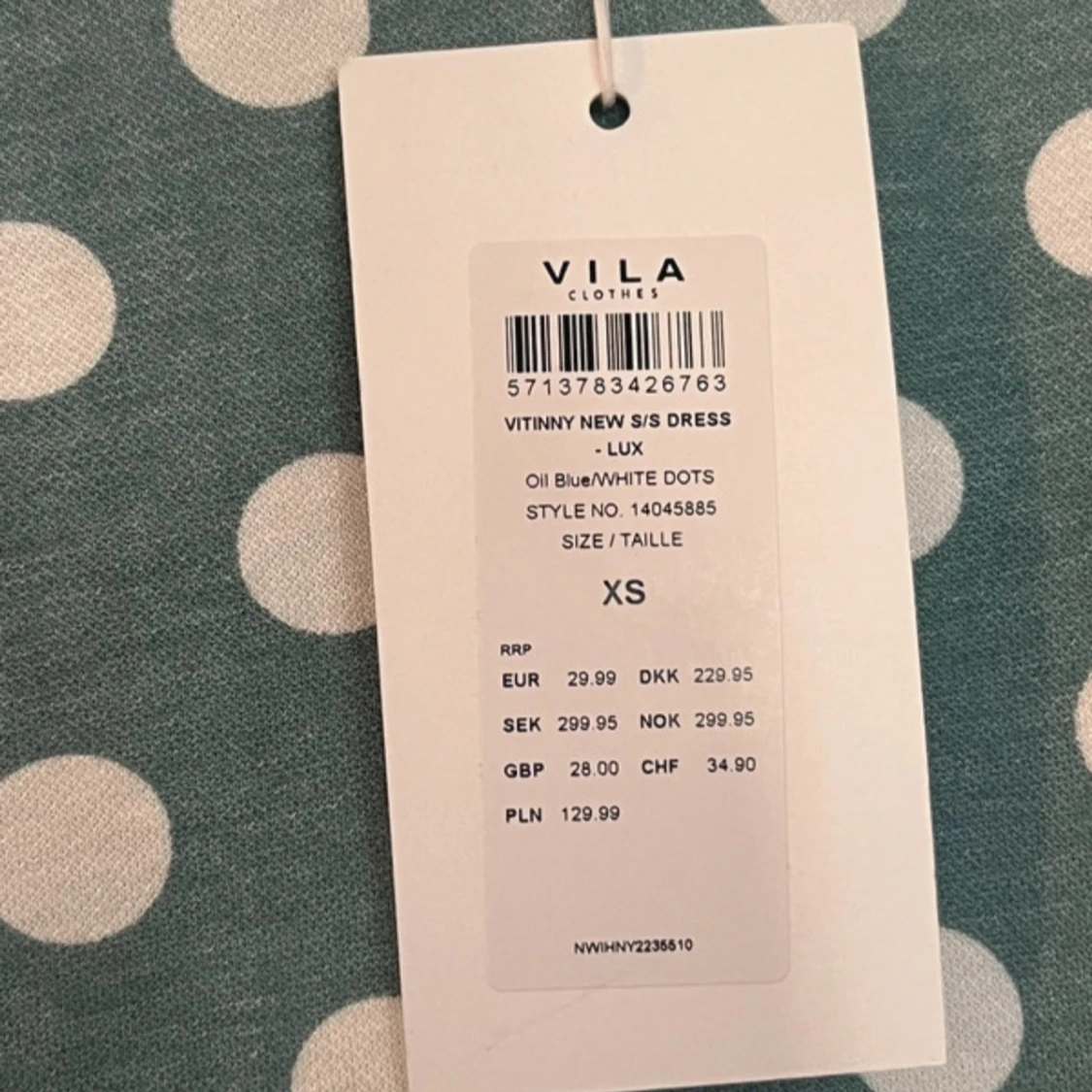 Grön prickig klänning från Vila - 2